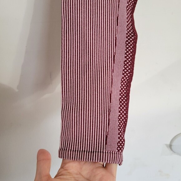 NEW Fabletics High Waisted Seamless Turbo Legging Black Cherry/Petal Size XS - Picture 6 of 12